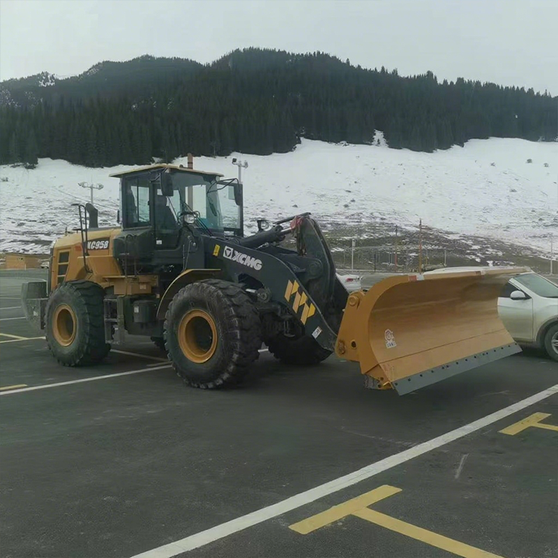 新疆客户推雪铲案例